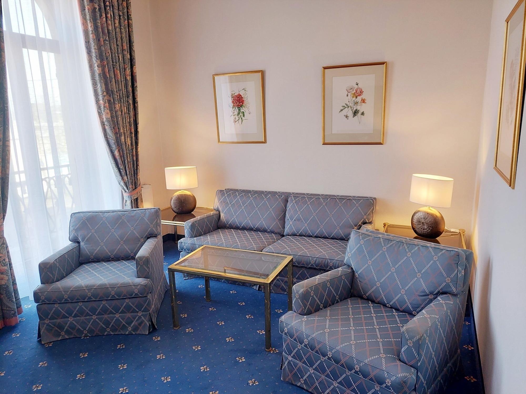 Hotel Bayerischer Hof Dresden Bagian luar foto