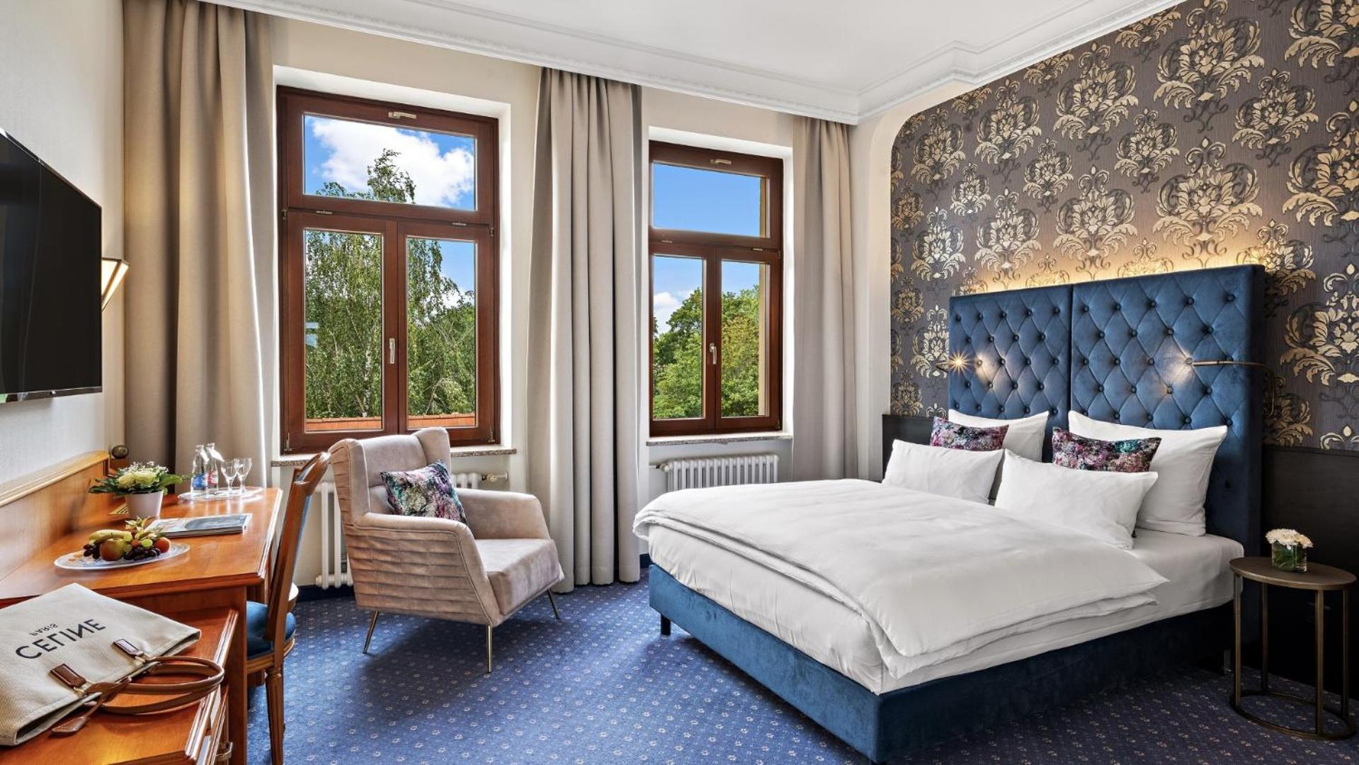 Hotel Bayerischer Hof Dresden Bagian luar foto