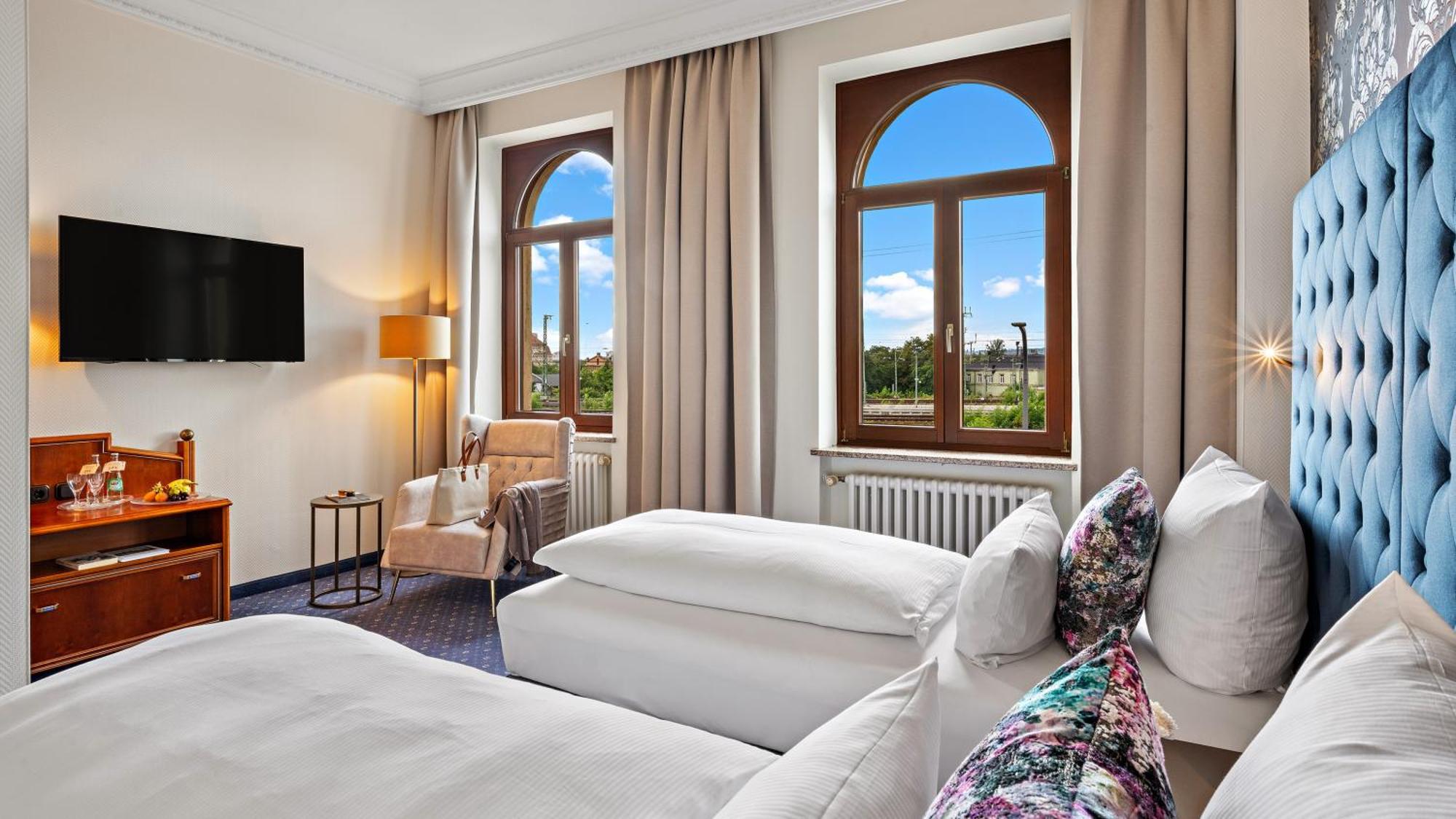 Hotel Bayerischer Hof Dresden Bagian luar foto