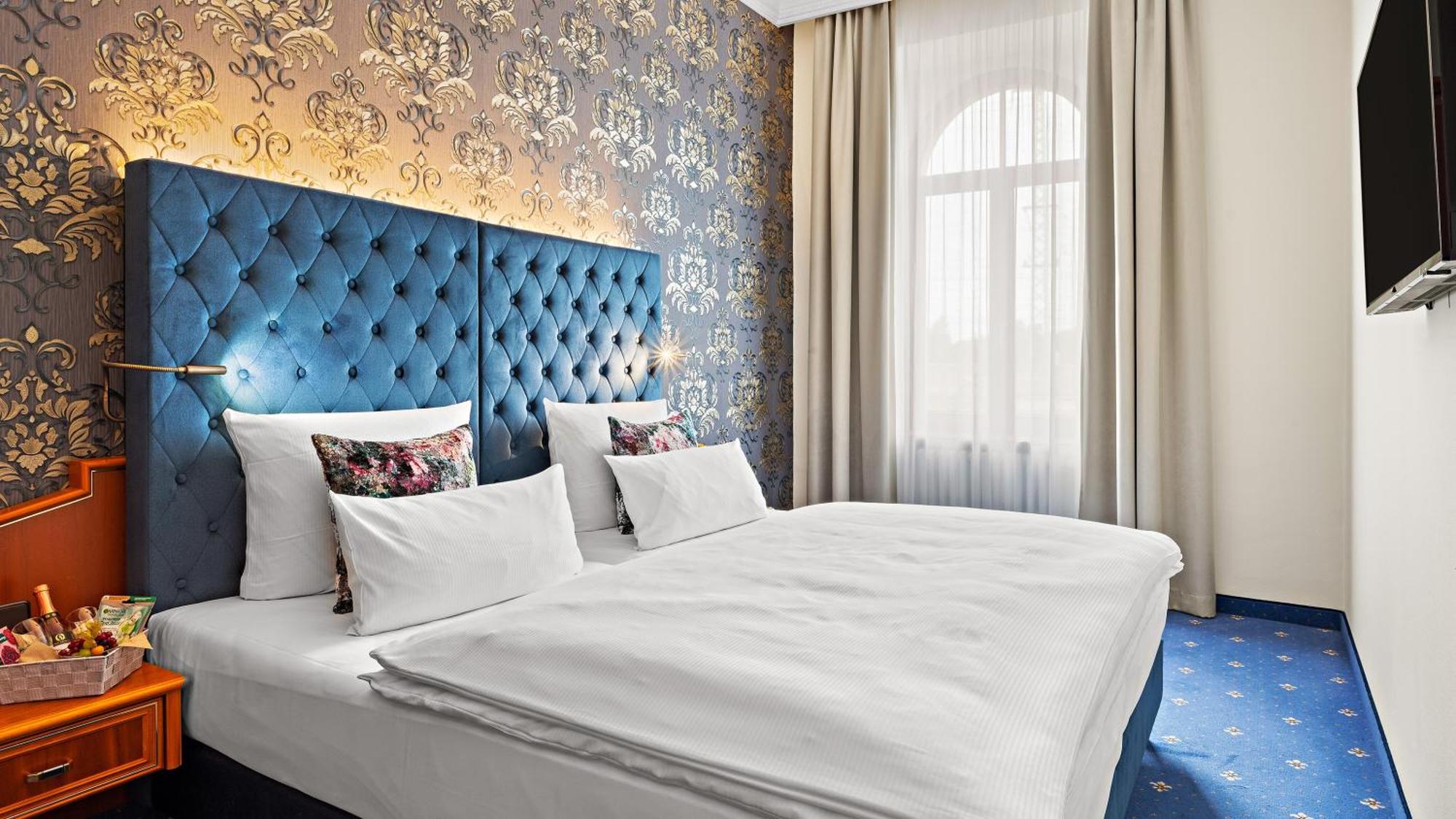Hotel Bayerischer Hof Dresden Bagian luar foto
