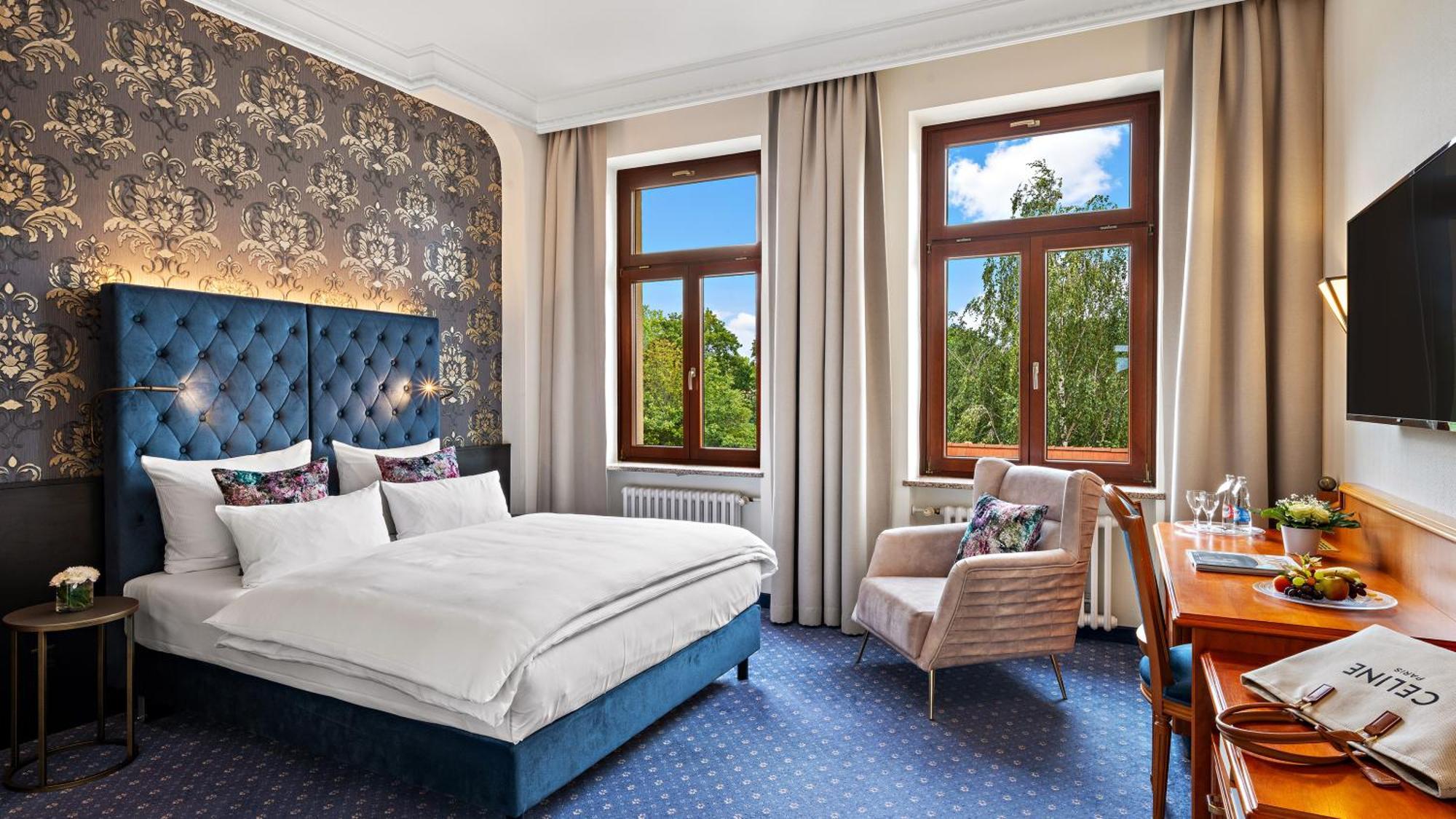 Hotel Bayerischer Hof Dresden Bagian luar foto