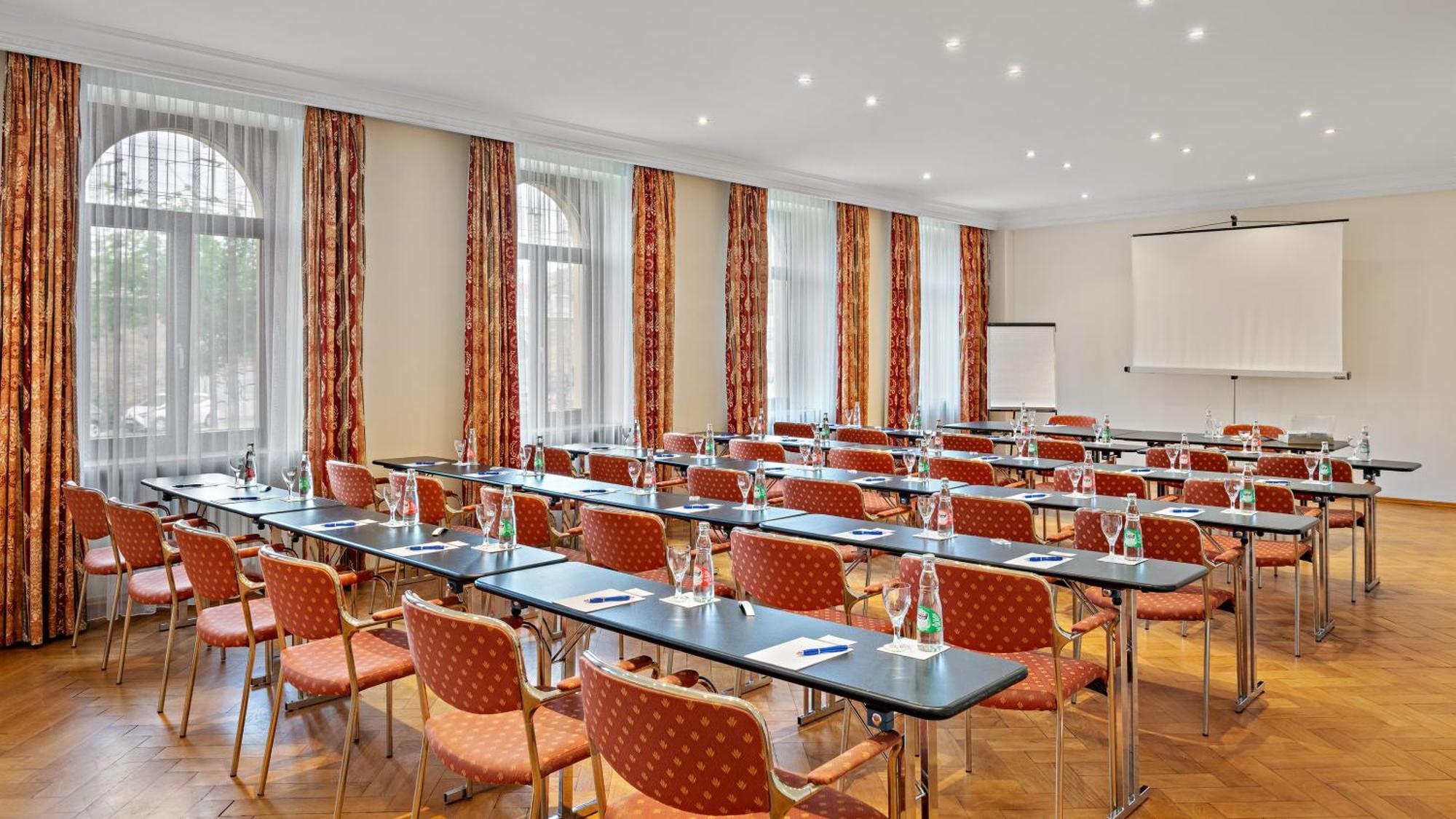 Hotel Bayerischer Hof Dresden Bagian luar foto