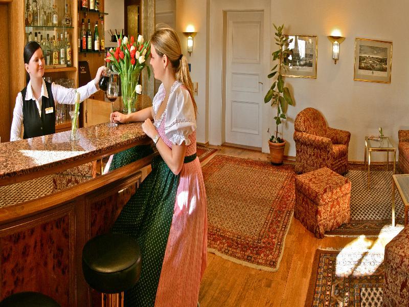 Hotel Bayerischer Hof Dresden Bagian luar foto